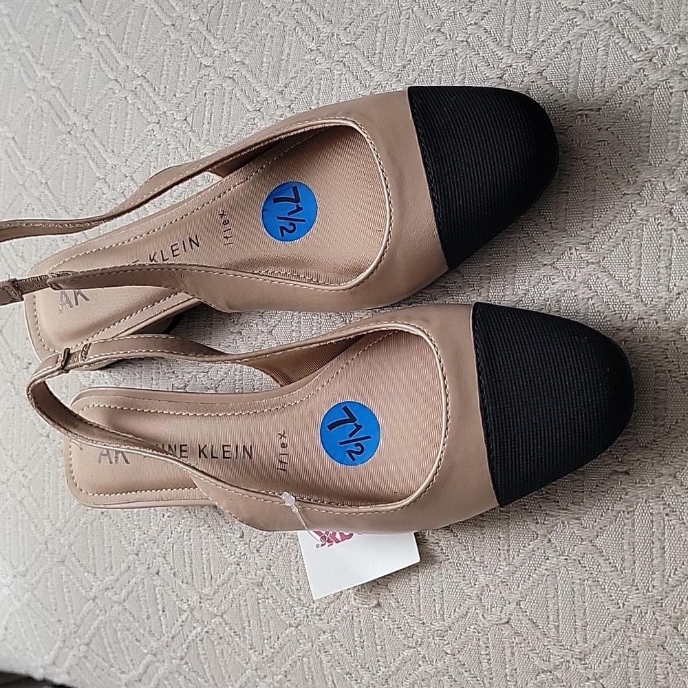 Anne Klein Womens flat shoes